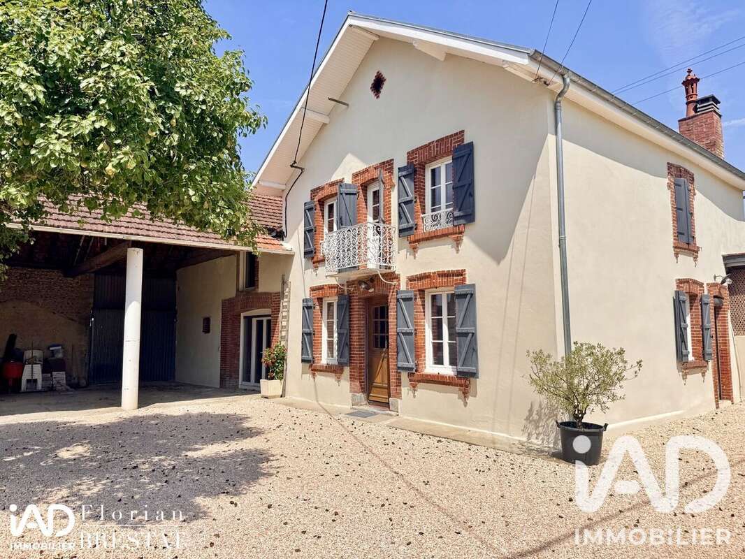 Maison 132 m² à Aureilhan  - photo 2