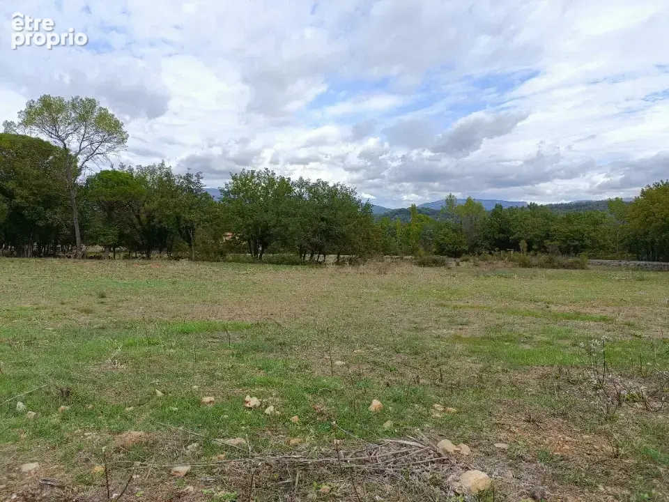 Terrain à TOURRETTES