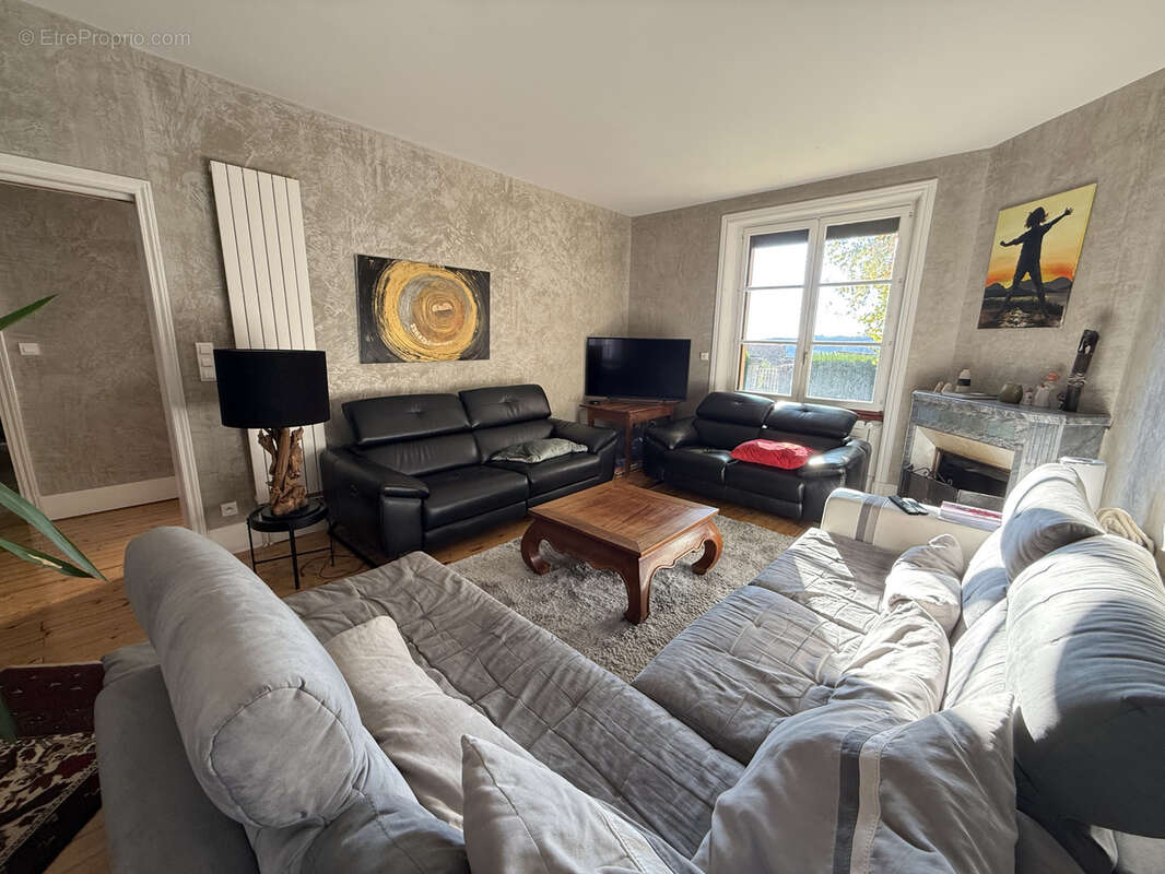 Maison à SAINT-REMY-SUR-DUROLLE