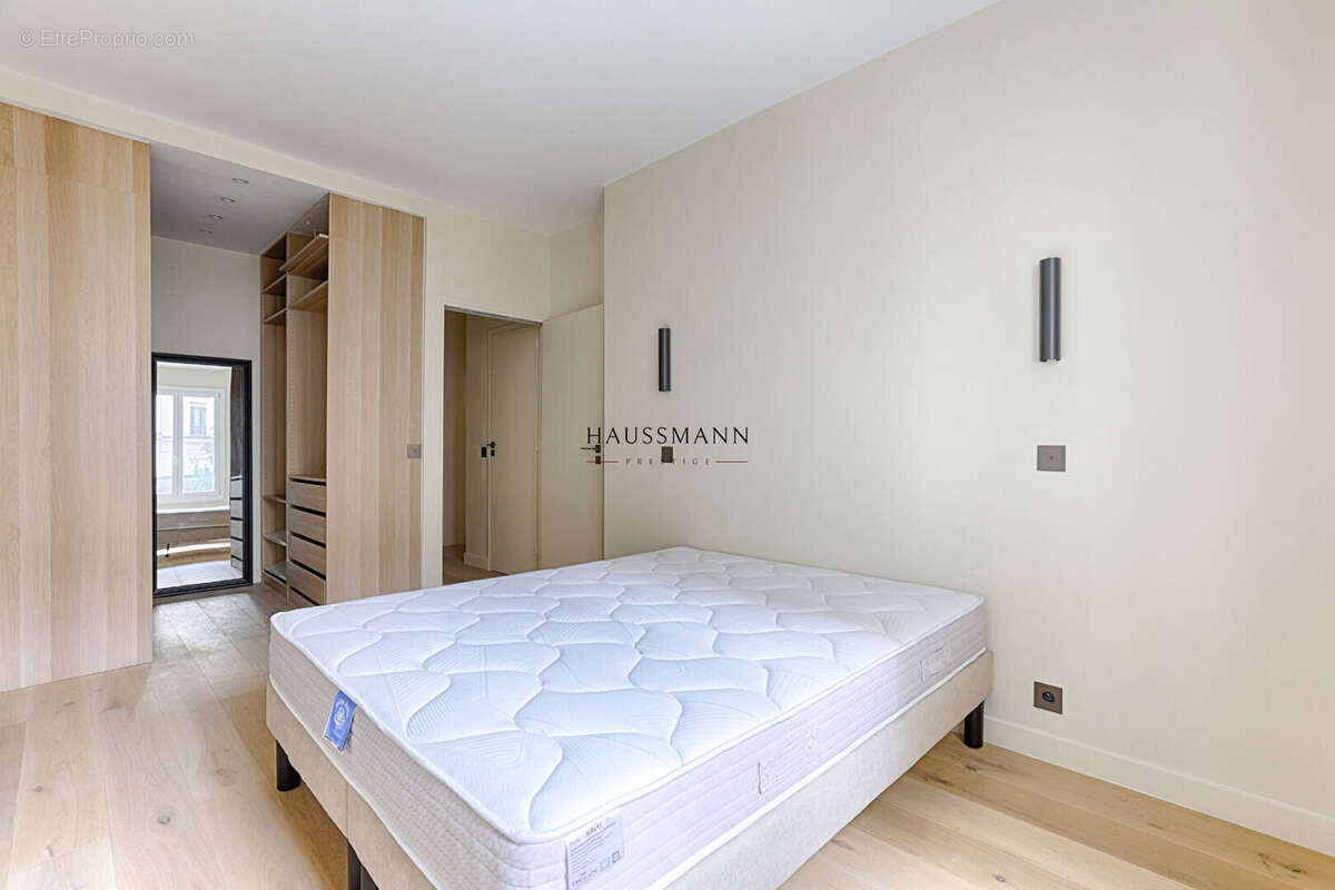 Appartement à NEUILLY-SUR-SEINE