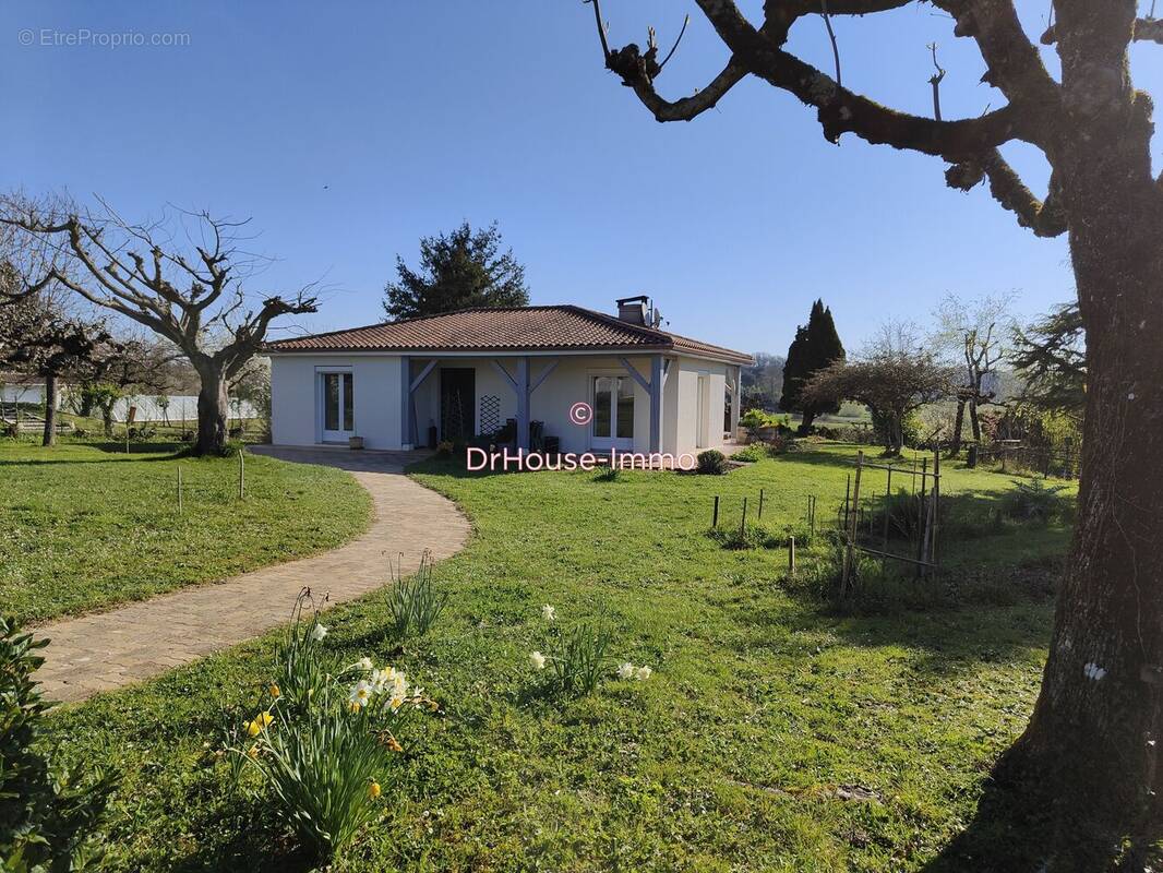 Maison à FLEAC