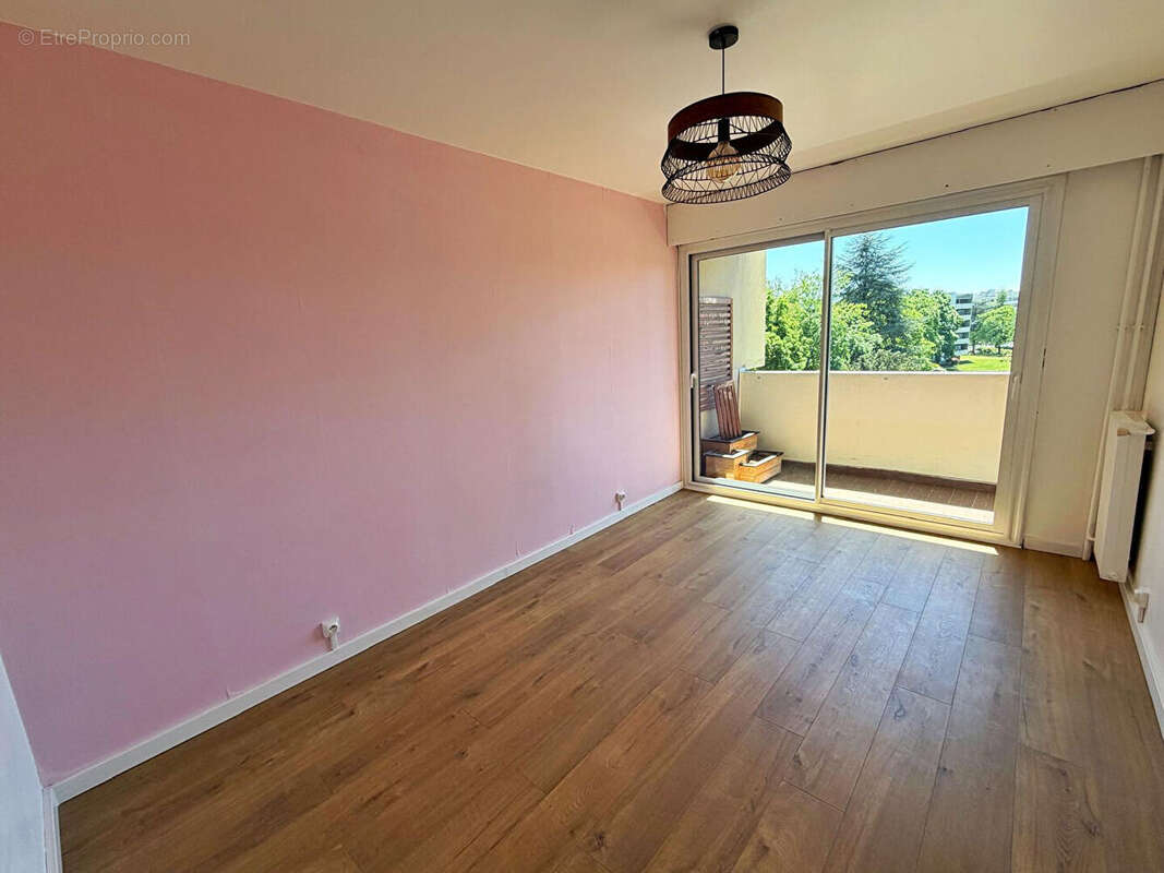 Appartement à NANTERRE
