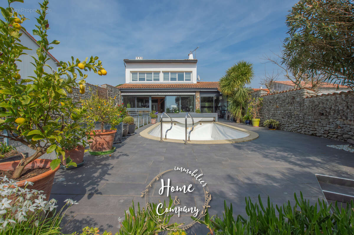 Maison à VAUX-SUR-MER