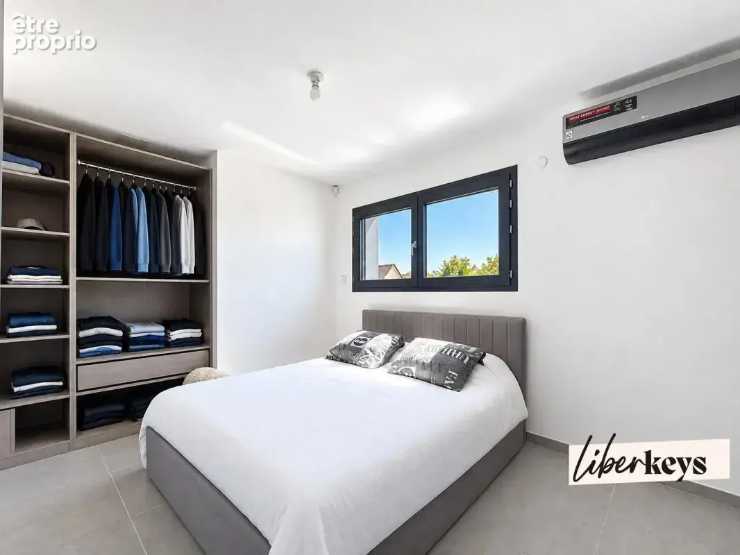 OLIVET Centre (45160) – Maison 250 m², 5 chambres, piscine chauffée et grand garage - photo 13