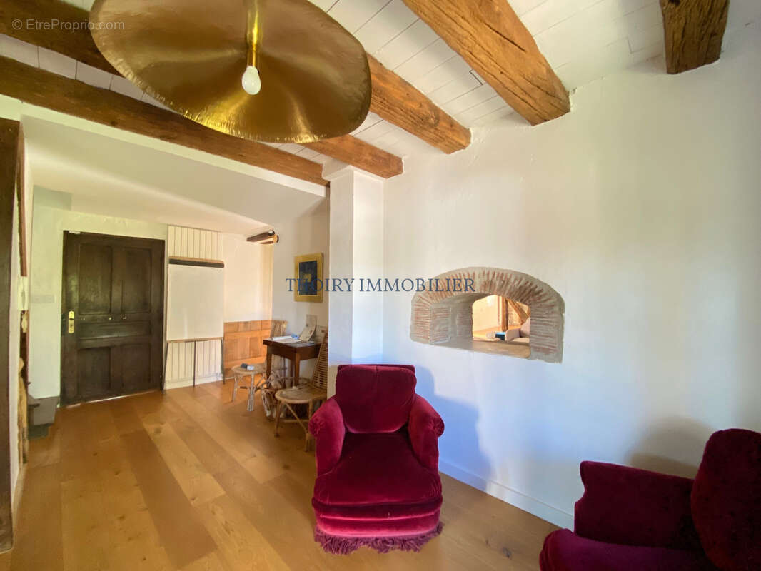 Maison à THOIRY