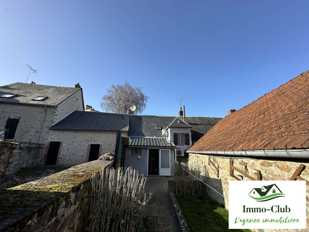 Maison à CHATEAU-CHINON(VILLE)