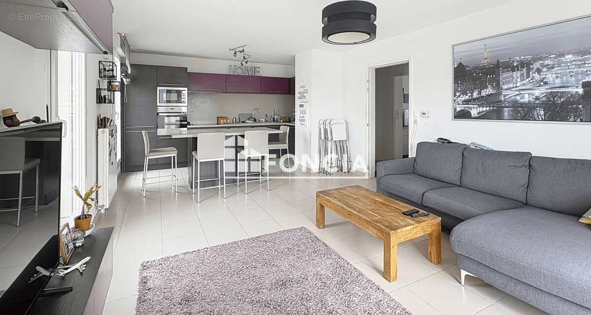 Appartement à FRESNES