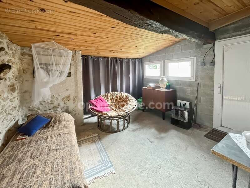 Maison à VALENCE-SUR-BAISE