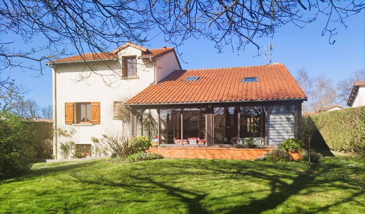 Maison à FONTAINE-LE-COMTE