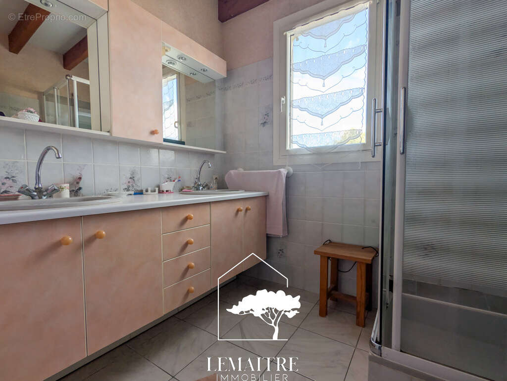 Maison à LES MATHES