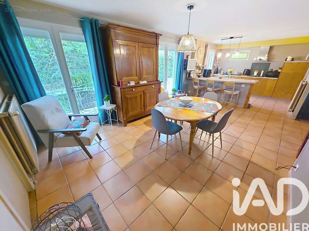 Maison 110 m² à Feuillade  - photo 8