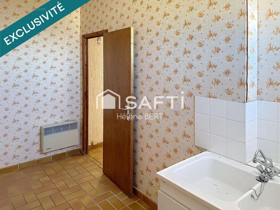 Photo 6 - Commerce à ESCALQUENS