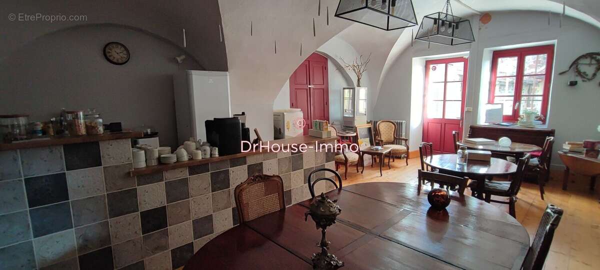 Commerce à VIEILLE-BRIOUDE