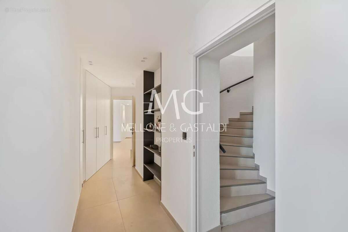 Cannes centre – penthouse d’exception – roof top – vue mer panoramique – 117 m² – 2 parkings - photo 45