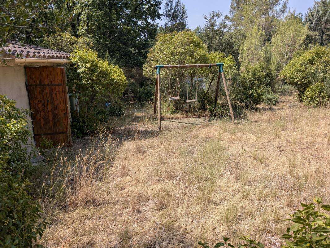 Maison de 90m2 sur jardin de 2020m2 à BESSE SUR ISSOLE (83) - photo 19