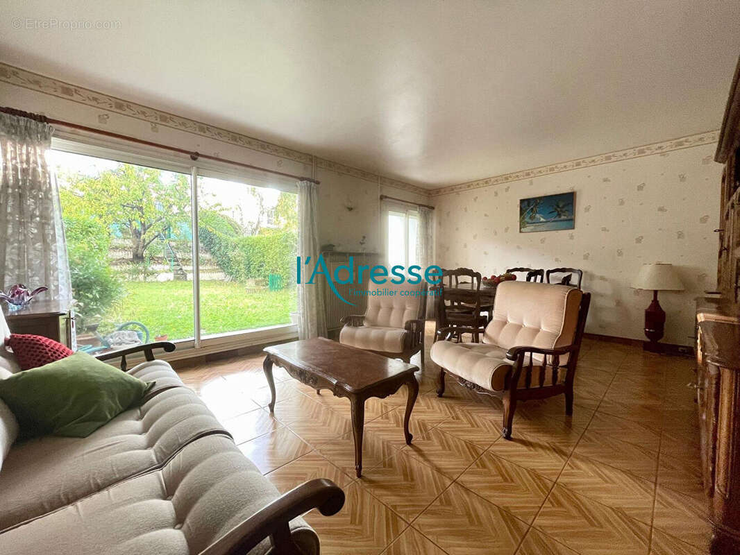 Appartement à NANTERRE