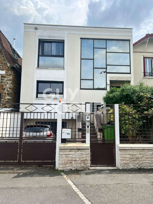 Maison à LES PAVILLONS-SOUS-BOIS