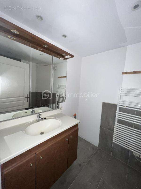 Appartement à FAYENCE