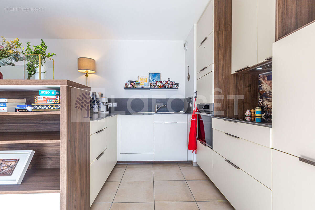 Agence immobiliere laforet - "agave" - appartement t3 traversant de 78,80 m² - balcons - garage en sus - dernier etage - vue deg - photo 8