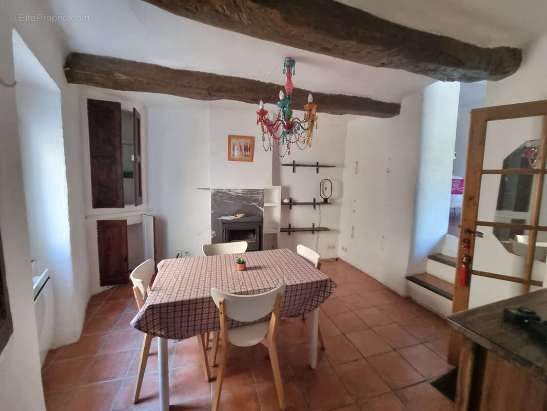 Maison à MONTMEYAN
