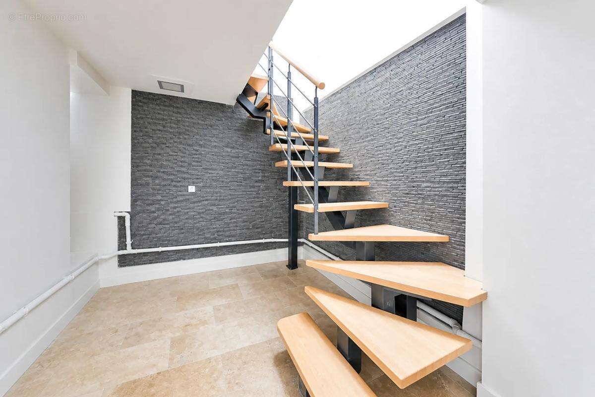 Maison rénovée 102 m² – 3 chambres, terrasse – Le Pecq, à 200 m - photo 7