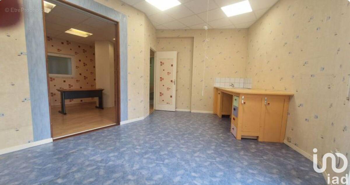 Photo 1 - Commerce à LA VILLE-AUX-DAMES