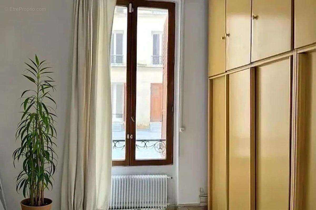 Appartement à PARIS-14E