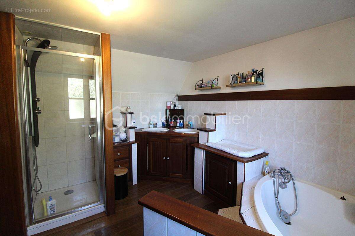 Maison à LE MOLAY-LITTRY