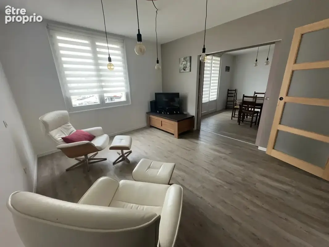 Appartement F3, 1 er étage sur 3, grand balcon, cave - photo 7