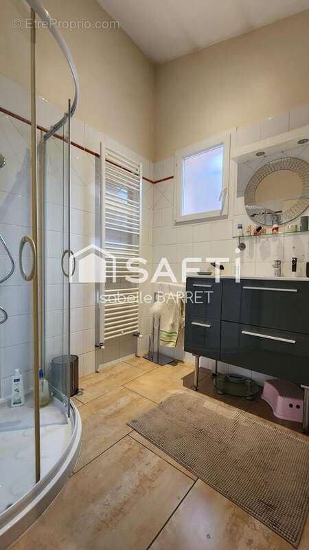 Photo 5 - Maison à DECINES-CHARPIEU