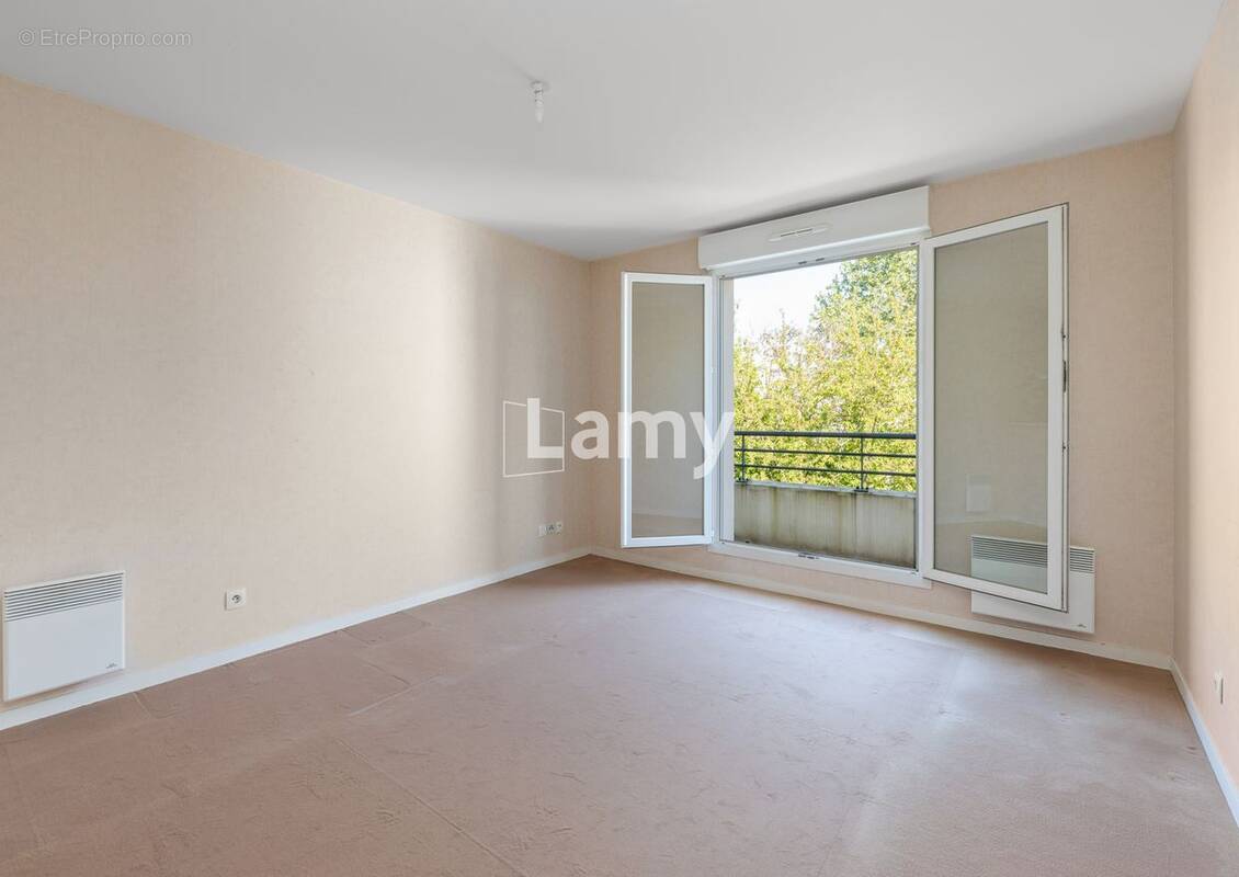 Appartement à VAL-DE-REUIL