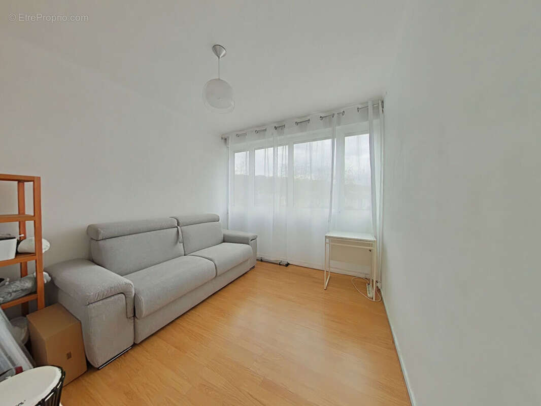 Appartement à FONTENAY-LE-FLEURY