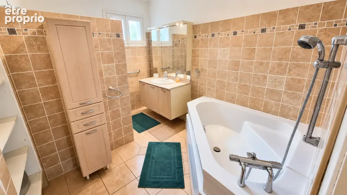 Maison d’architecture 180 m2 avec 5 chambres, piscine et terrain de 1 255 m2   proche Lézignan-Corbières - photo 12