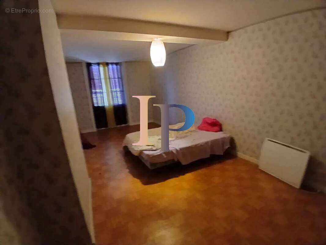 Maison à CHARLIEU