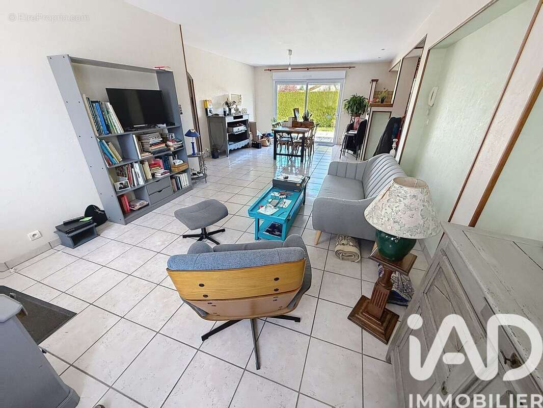 Photo 2 - Maison à VASLES