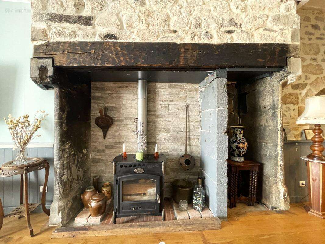 Maison à MUR-DE-BARREZ