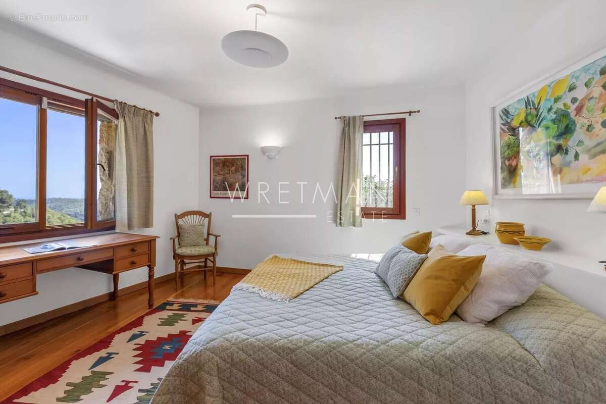 Maison à TOURRETTES-SUR-LOUP