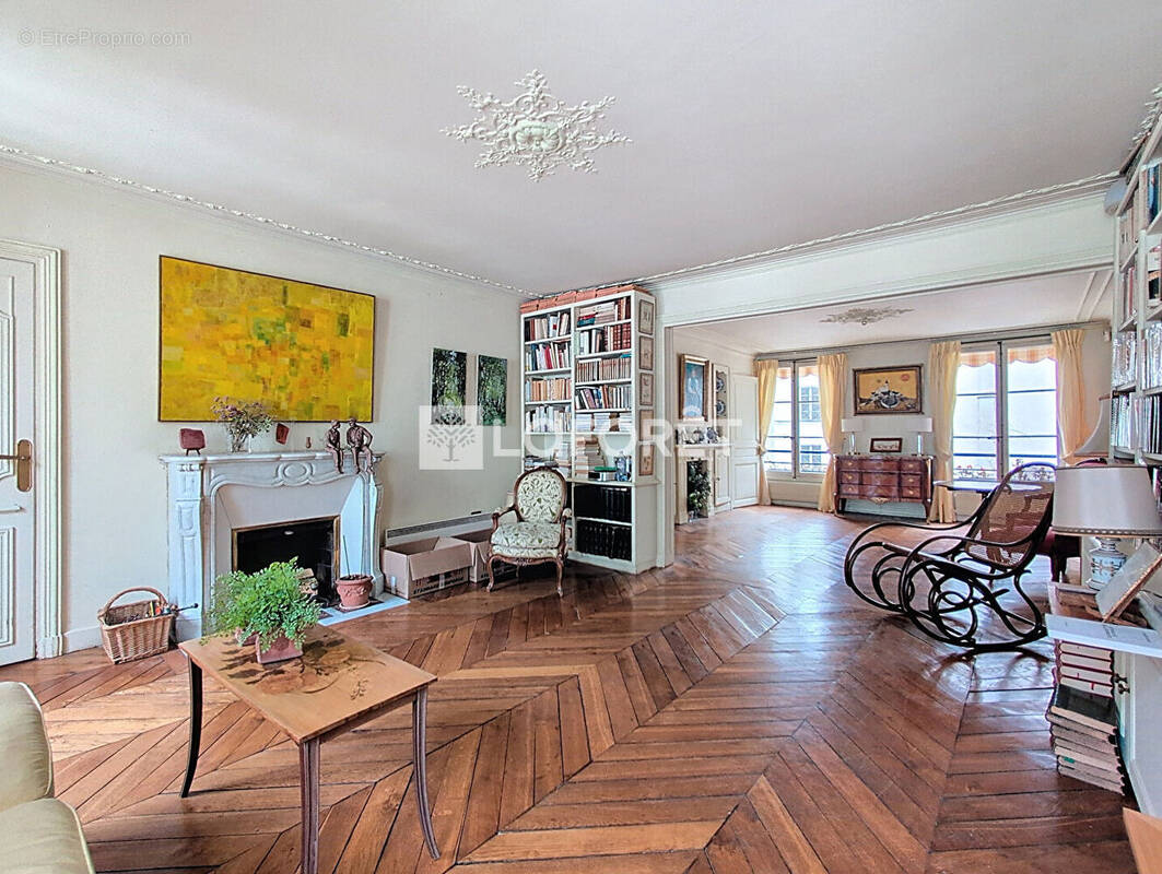 Appartement à PARIS-9E