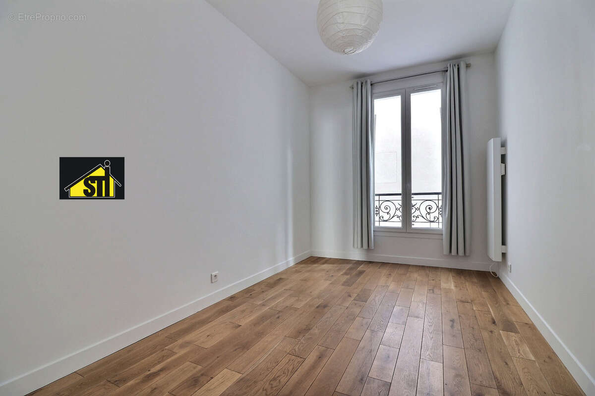 Appartement à PARIS-14E