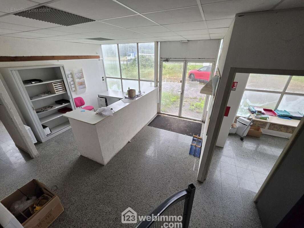 Commerce 230 m² à Saint-Jean-D'illac  - photo 3