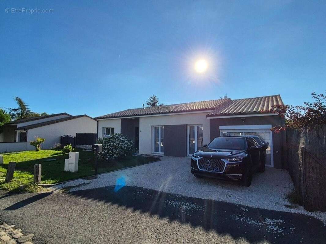 Photo 2 - Maison à ITEUIL