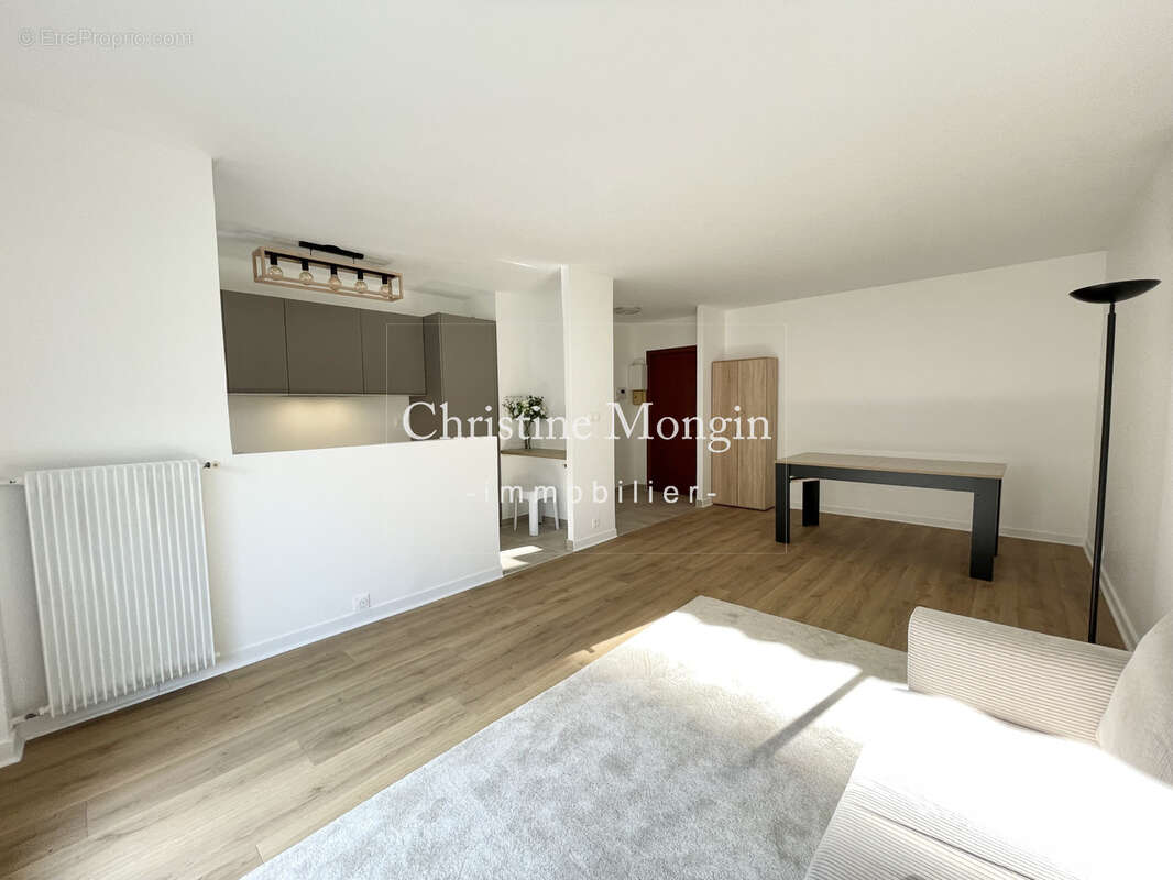 Appartement à NEUILLY-SUR-SEINE