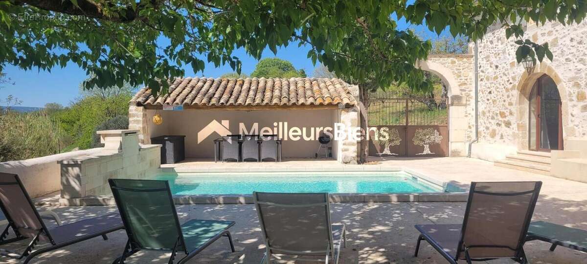 Propriété en pierre 427 m² à Saint-Just-d'Ardèche avec 2 gîtes 5* - photo 6