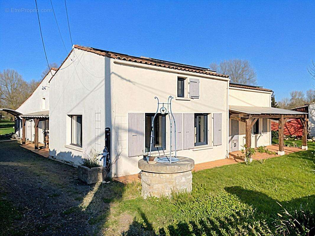 Maison à SAINT-JEAN-DE-LIVERSAY