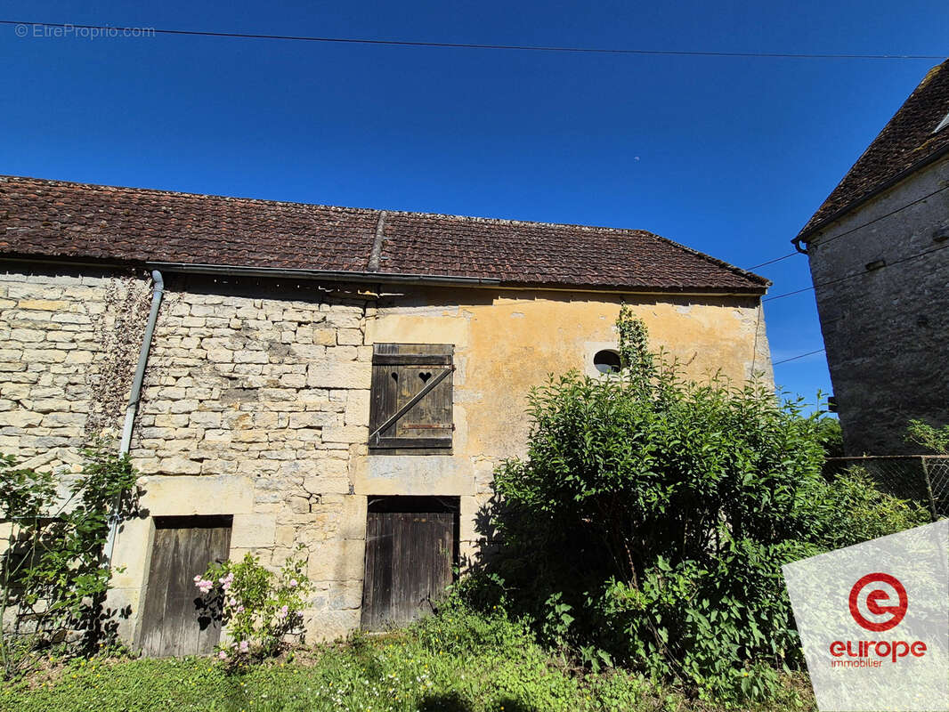 Maison à DORNECY