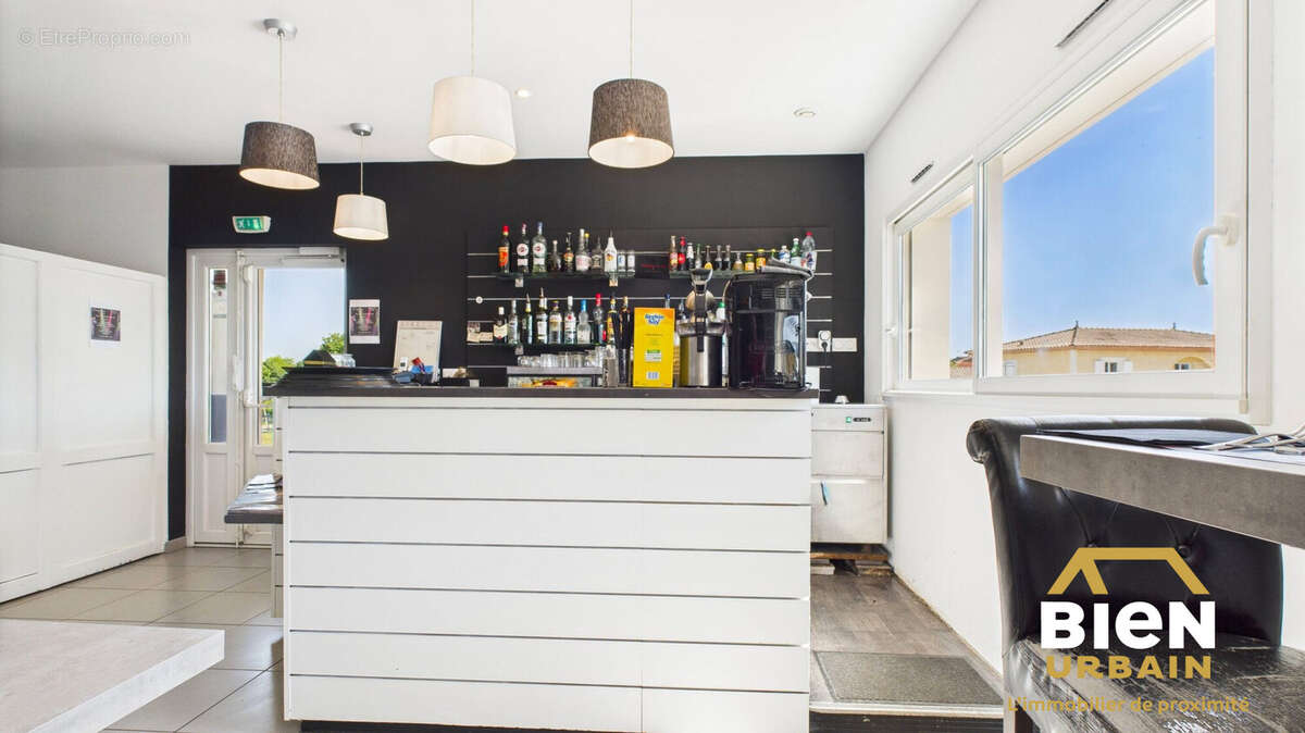 Autre à SAINT-CHAPTES