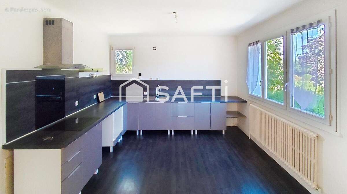 Photo 3 - Maison à SAVIGNEUX