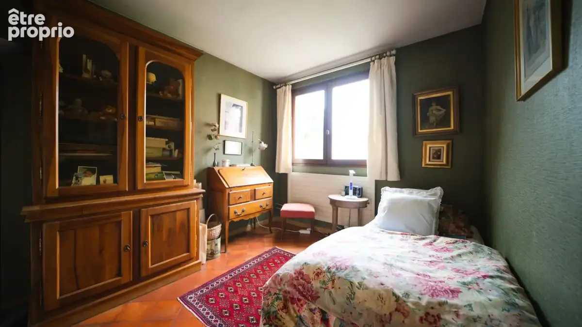 Lançon-de-Provence – Maison de charme T5 de 150 m² avec patio, terrasse panoramique, studio et garage - photo 12