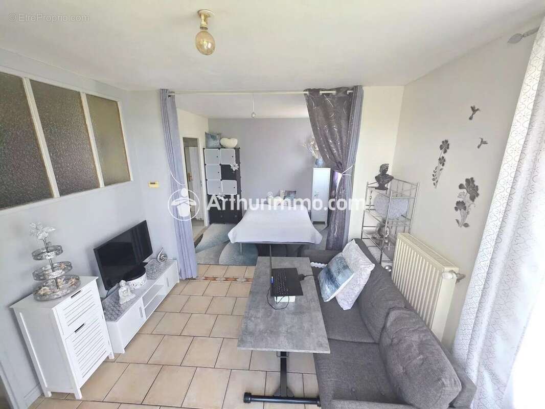 Appartement à SAVIGNY-LE-TEMPLE