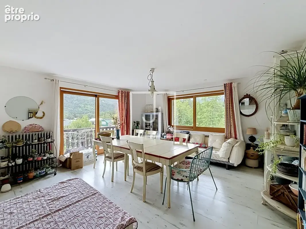 Maison composée de 3 appartements avec terrain et combles aménageables   Barcelonnette (04400) - photo 6